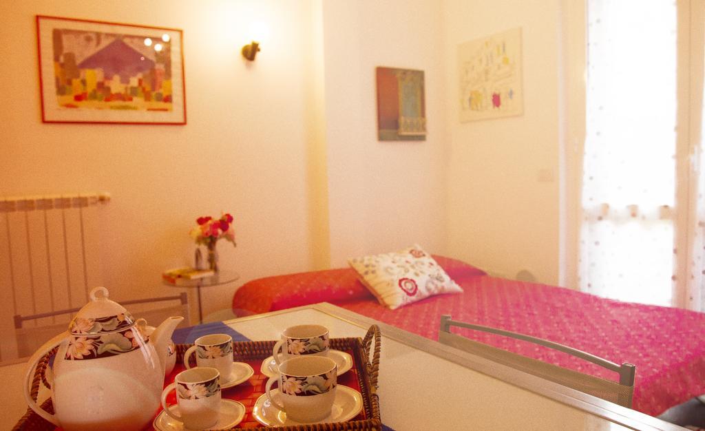 La Casetta B&B Чернуско-суль-Навильо Номер фото